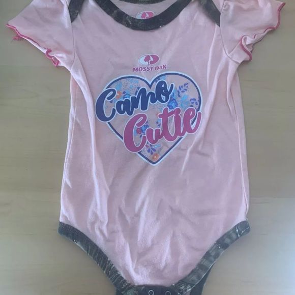 Mossy Oak One Piece Bodysuits Lot Of 3 size 18 Months EUC - Picture 2 of 10